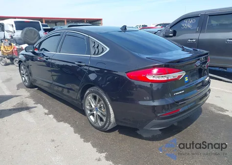 2020 Ford Fusion Hybrid Titanium from USA, damaged, VIN 3FA6P0RU6LR157148